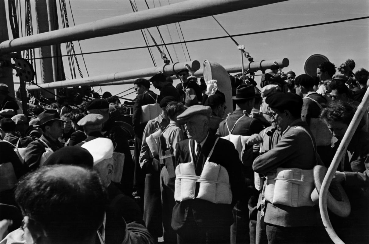<em>1942, marzo. A bordo do barco Lipari, no mar Mediterráneo</em>