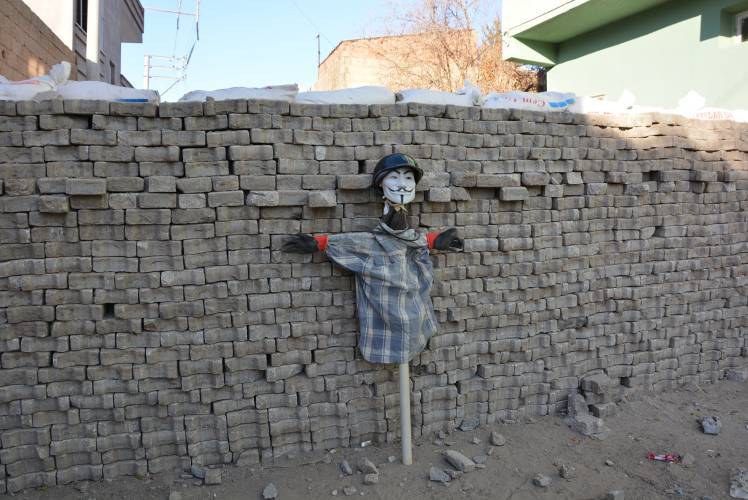 <em>Barricade</em> (Barricada, 2025)