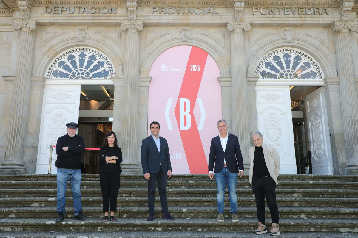 Luis López y Rafa Domínguez invitan a descubrir la bienal como un evento de repercusión global que situará a Pontevedra como una “potencia cultural”